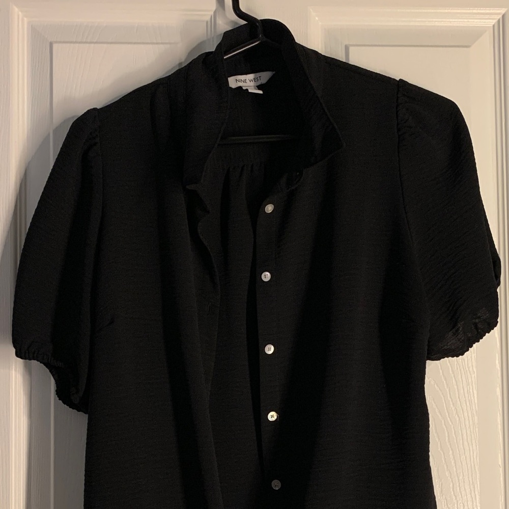 Nine West Black Short Sleeve Button-Down Shirt with Subtle Texture